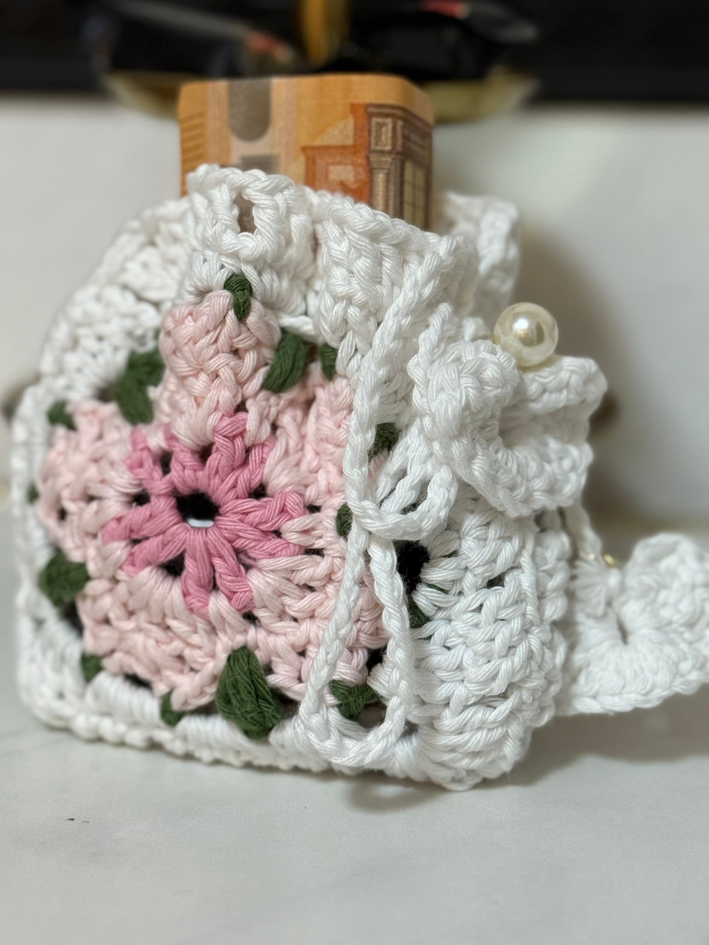 Gehäkeltes Geldsäckchen mit Blume & Perlen | Eid Gift
